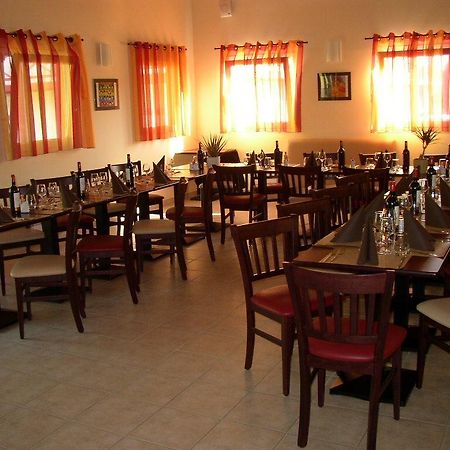 Relais Fasthotel Quimperle Luaran gambar